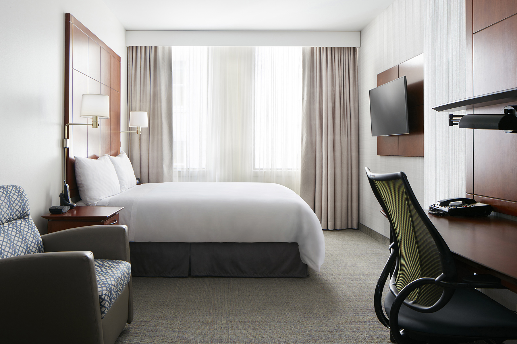 Single/Standard Rooms | Central Loop - Chicago